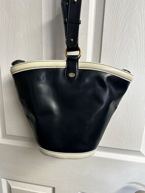 Gucci Vintage Black Leather Bucket Bag